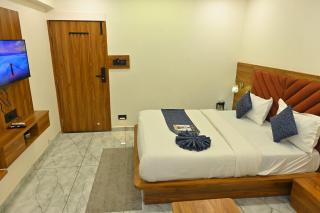 Hotel Revanta Inn - 1