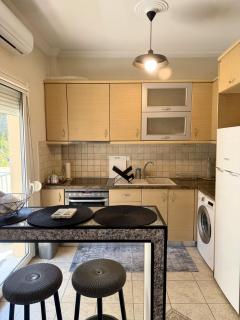 White Tulip Modern Apartment in Thessaloniki - 1