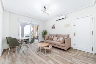 Sunny Molino Retreat with Pool & Terrace - Torrevieja - 3