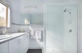 Mereweather Estate Cottage - 5