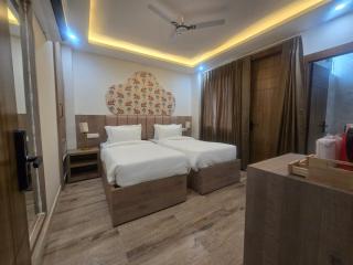 The Neeraj Ganga Paradise - 8