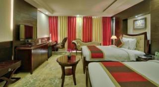 POLO Inn & Suites - 1