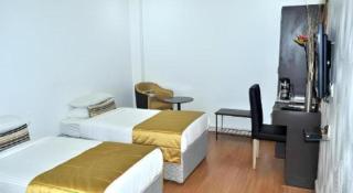 Mumbai Metro - The Executive Hotel - 6