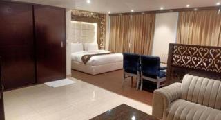 Hotel Signature Grand - 9