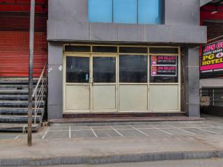 Super Hotel D Plaza Near Pitampura Metro Station - 9