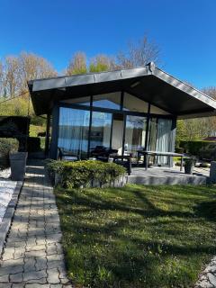 La Perle Verte, chalet en bord d'étang - 9