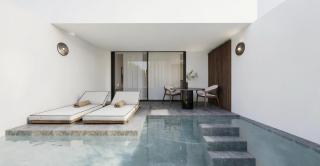Mr & Mrs Grey Luxury Suites with Private Pools-Laganas - 1