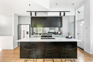 MANHATTAN STYLE 3 STORY LUXURY IN ST PETERS - 8