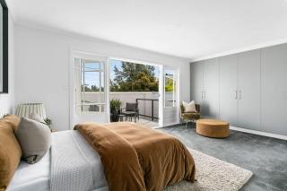 MANHATTAN STYLE 3 STORY LUXURY IN ST PETERS - 4