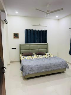 Calm escape at gachibowli 3bhk - 5