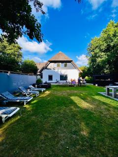 Theislandlife Vakantiehuis met privé jacuzzi en 3 B&B kamers - 1