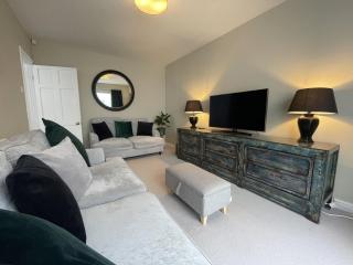 Secluded Garden Sanctuary in Charming Clifton Village - 9