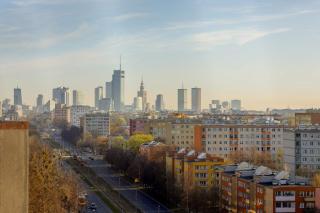 Bright Apartment with a Balcony Offering a Panoramic View of the City - 9