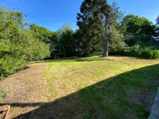 Architectural 5 bedroom house in woodland setting - 1