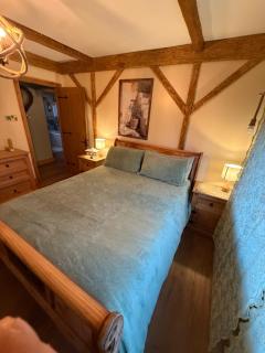 Detached property, beams, hot tub large garden - 5