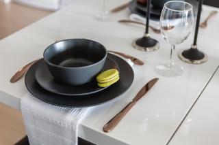 Bright 2 Bedroom 2 Bathroom Condo with Balcony Downtown Toronto - 3