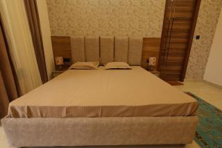 Navkar Living Villa 4BHK Cozy Jaipur Stay - 1