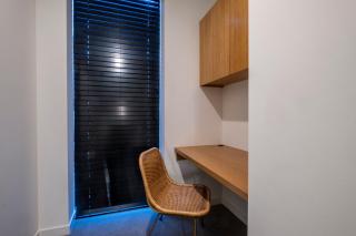 Premium City 3bed Apartment with Gated 2 car parks - 2