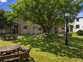 4 Spacious Cornish Cottages near Bude - Sleeps 25 - 8