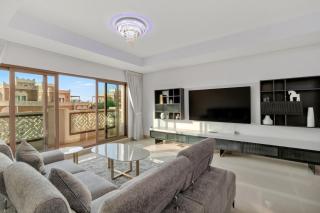 Charming Sea View 2BDR, Beach and Pool Access - 9