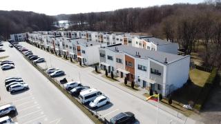 Comfortable Townhouse - 8