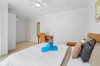 Den Laman Shark spacious Oceanview apartment - 5