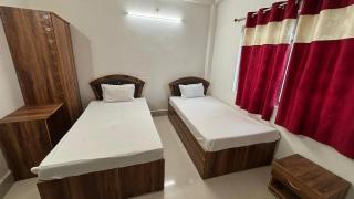 Subhash Guest House - 8