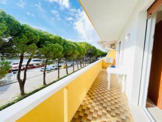 Cozy apartment with large balcony - 9