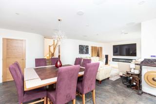 Riverside Retreat - 1