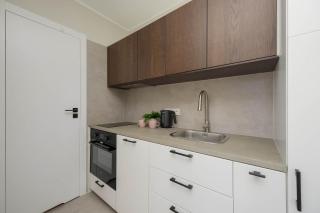 Cozy & Modern Studio Close to the City Center by Noclegi Renters - 8