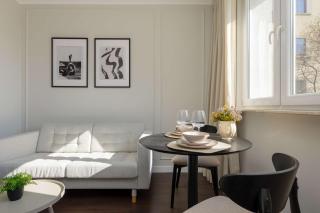 Cozy & Modern Studio Close to the City Center by Noclegi Renters - 1