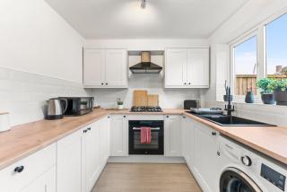 The Derby Escape - Garden -Sleeps 6 - Derby - 6