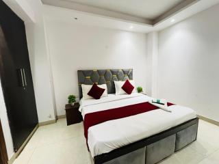 Hotel Fantastic DLF Avenue - Malviya Nagar - 5