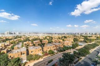 Charming new studio with pool and gym in Al Furjan - 1