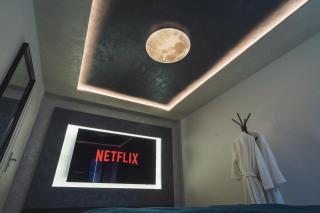 La Suite Interstellar - Cinéma Room & Balnéo - 0