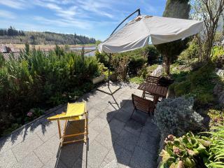 Panorama-Haus Ferienwohnung SÄNTIS - Schlafzimmer, Wohnzimmer, Küche, Bad, Sonnenterrasse mit Bergblick im Garten - 8