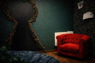 Suite privée avec jacuzzi & ambiance immersive - 9