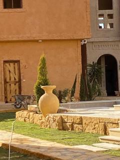 Heaven Gates Hotel - 3