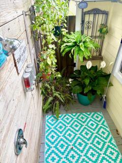 Romantic Beach Style Cottage close to everything! - 1