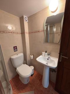 Seafront Escape Apartment - 4