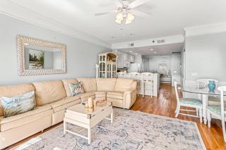 Victoria's Beachfront Retreat - 1