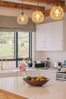 Cosy Farmhouse on Springrove Dam - 8