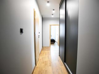 Komfortowy Apartament w Tomaszowie Mazowieckim Blisko Areny Lodowej By Noclegi Renters - 1