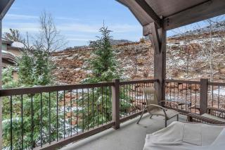 Luxurious 4BD Near Canyons Village - 9