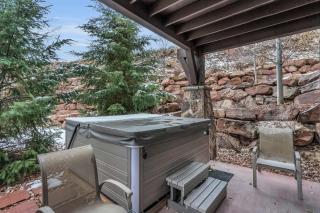 Luxurious 4BD Near Canyons Village - 8