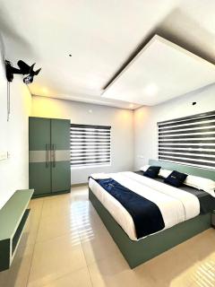 AuraStays Homestay - 0