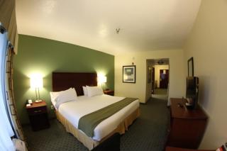 Holiday Inn Express & Suites Cocoa by IHG - 4