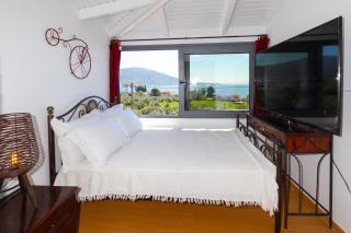 Cozy House with Amazing View and Unique Outdoor! - 8