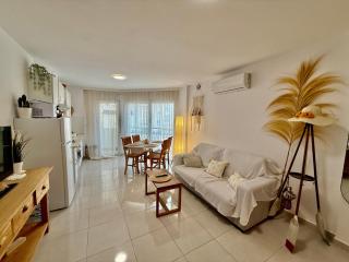 BoHO Apartment with Rooftop Pool - 2