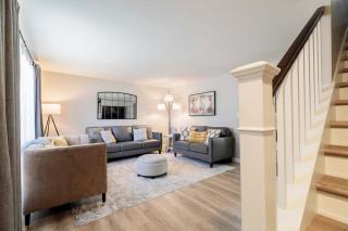 4BR 2BA Dog Friendly 3 Kings Walk to Lambeau - 2